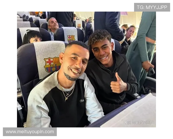 父爱如山！亚马尔父亲 39 岁生日晒合影：10 号传承，儿子未来可期(2)